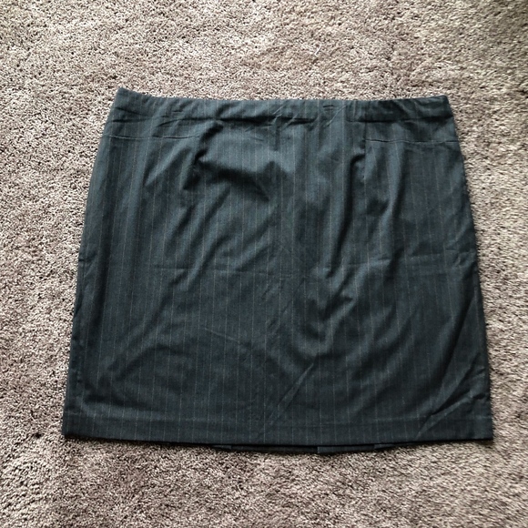 Lane Bryant Dresses & Skirts - Lane Bryant Pencil Pleated skirt Size 28